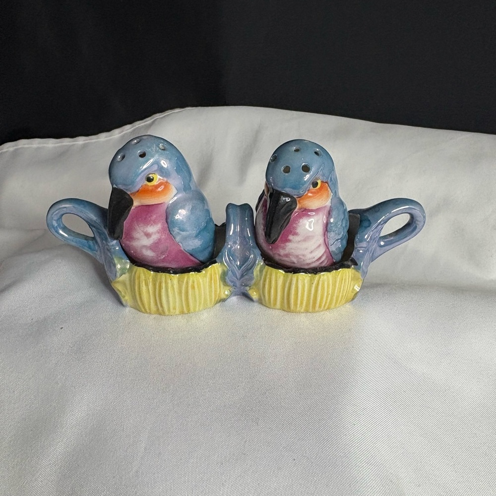 Lustreware hand painted parrot s/p set - Picture 2 of 6